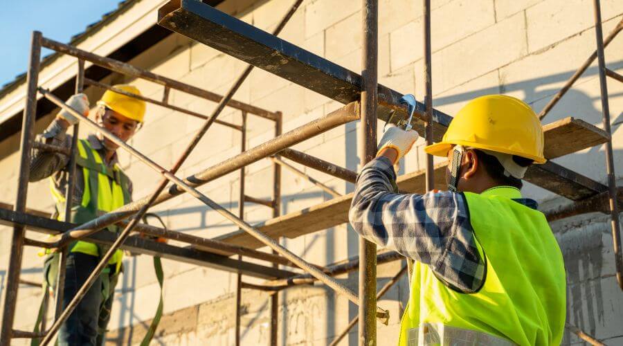 Professional gutter cleaning in Mustang, OK
